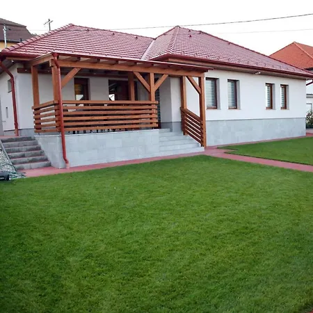 Lehel Vendeghaz 4* Szekszárd