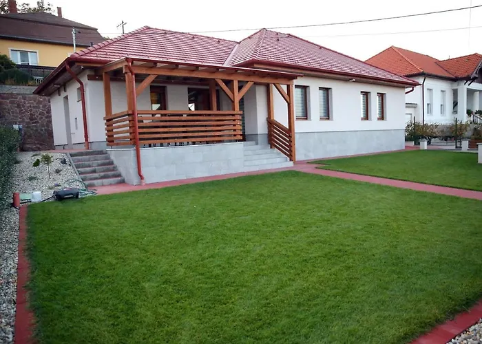 Lehel Vendeghaz 4* Szekszárd